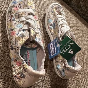 Skechers Bobs Size 7
